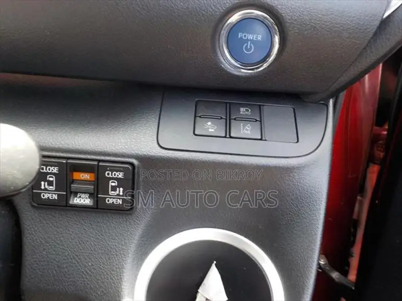 Toyota Sienta Hybrid G Red Wine 2020