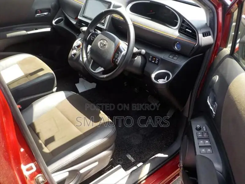 Toyota Sienta Hybrid G Red Wine 2020