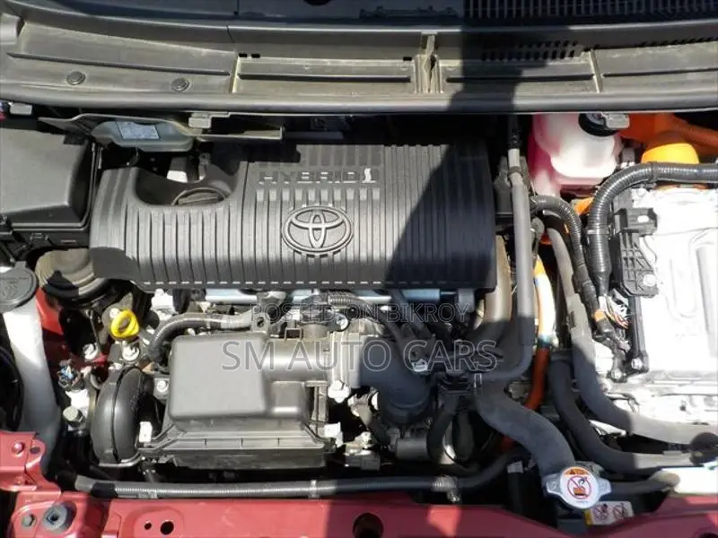 Toyota Sienta Hybrid G Red Wine 2020