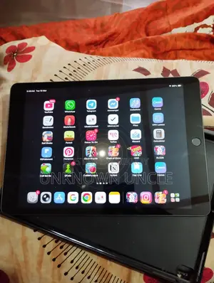 I pad 9 gen 64 GB wifi variant LL A