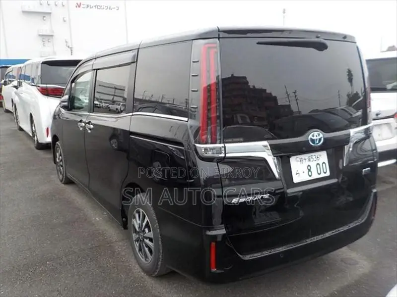 Toyota Esquire Hybrid Gi Black 2021