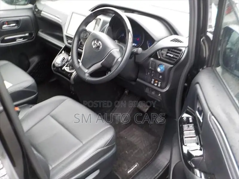 Toyota Esquire Hybrid Gi Black 2021