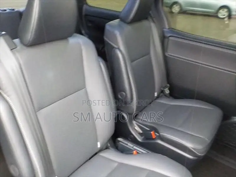Toyota Esquire Hybrid Gi Black 2021