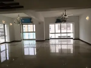 Rent Semi Furnish 3-bed Apartment 3200sft 2-carpark