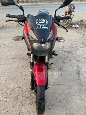 বাজাজ পালসার ১৫০ . ২০১২