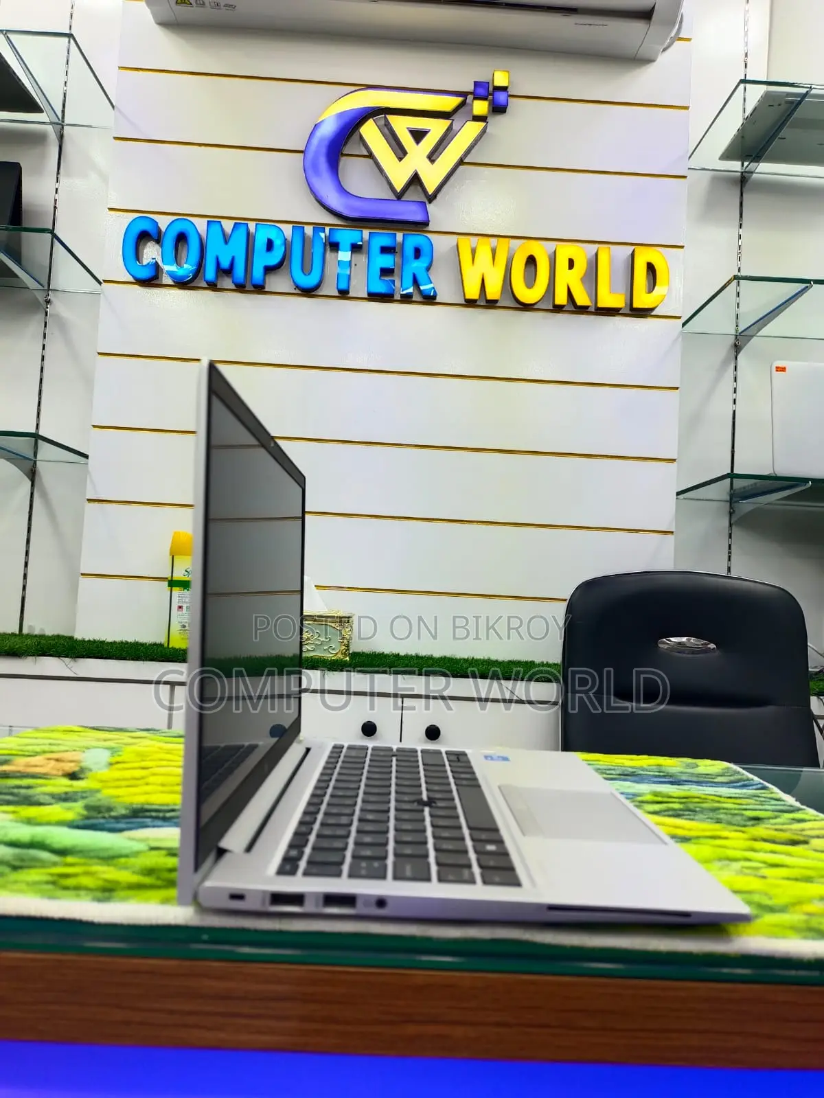 HP EliteBook 845 G10 / AMD Radeon{TM} Graphics