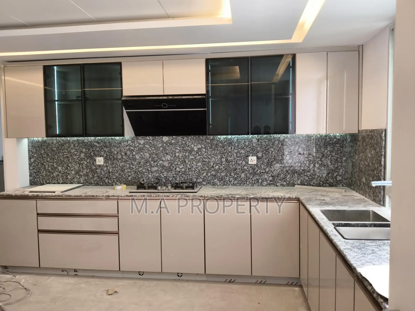 Rent New Luxurious Decorated 4-Bed, 7500sqft, 2-Carpark