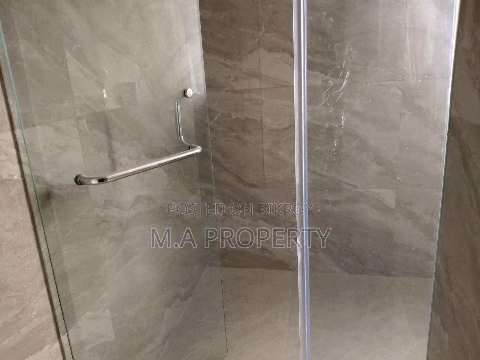 Rent New Luxurious Decorated 4-Bed, 7500sqft, 2-Carpark