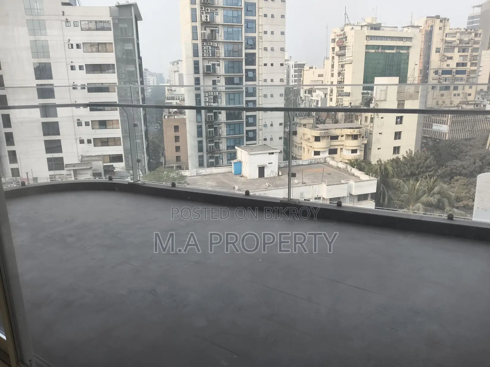 Rent New Luxurious Decorated 4-Bed, 7500sqft, 2-Carpark