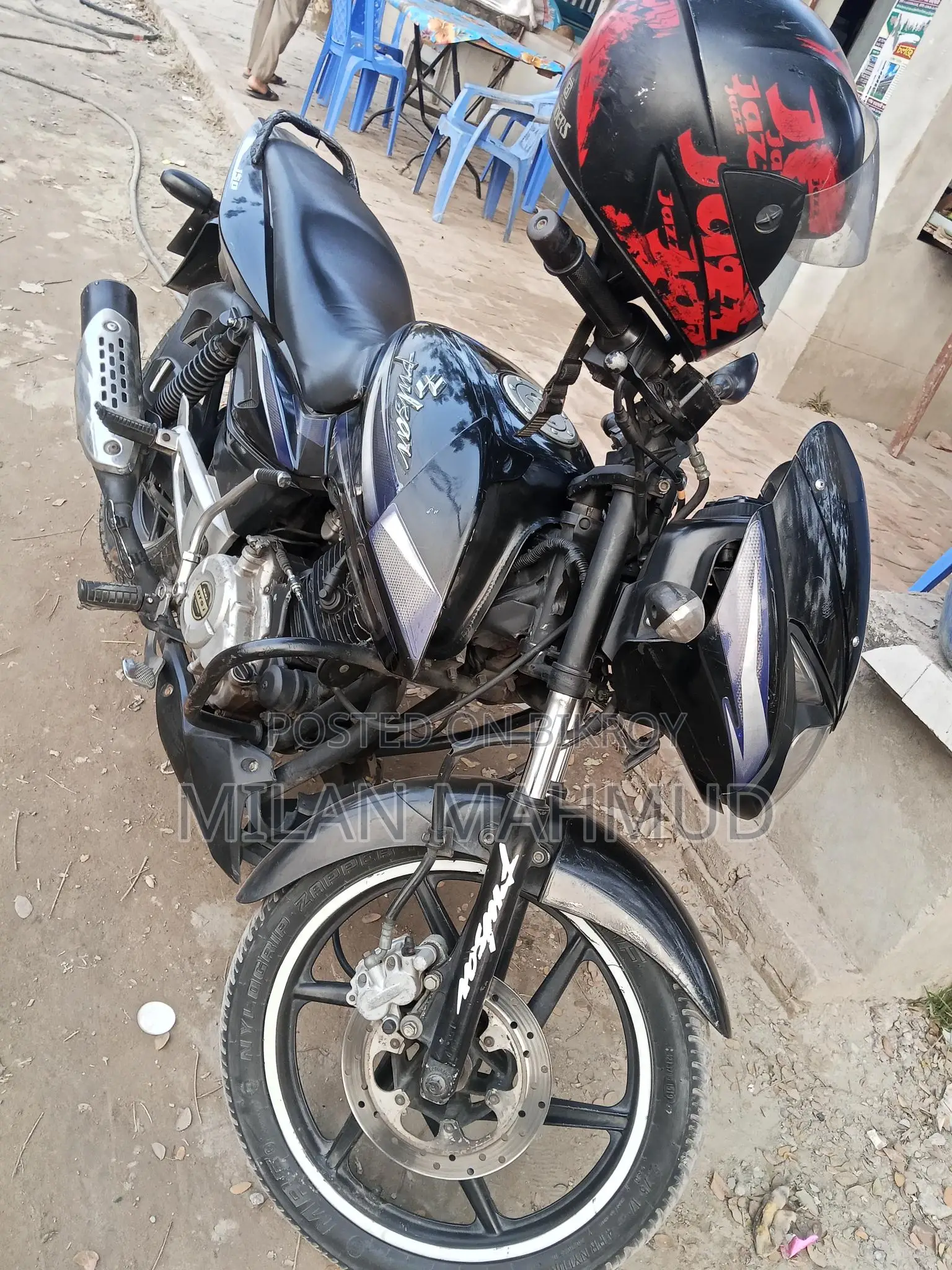 Bajaj Pulsar 150 . 2017