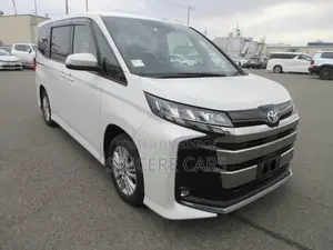 Toyota Noah SG HYB 4.5 GRADE 2022