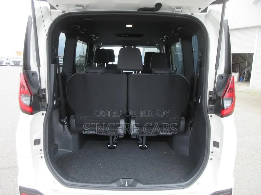 Toyota Noah SG HYB 4.5 GRADE 2022