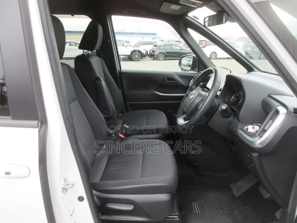 Toyota Noah SG HYB 4.5 GRADE 2022