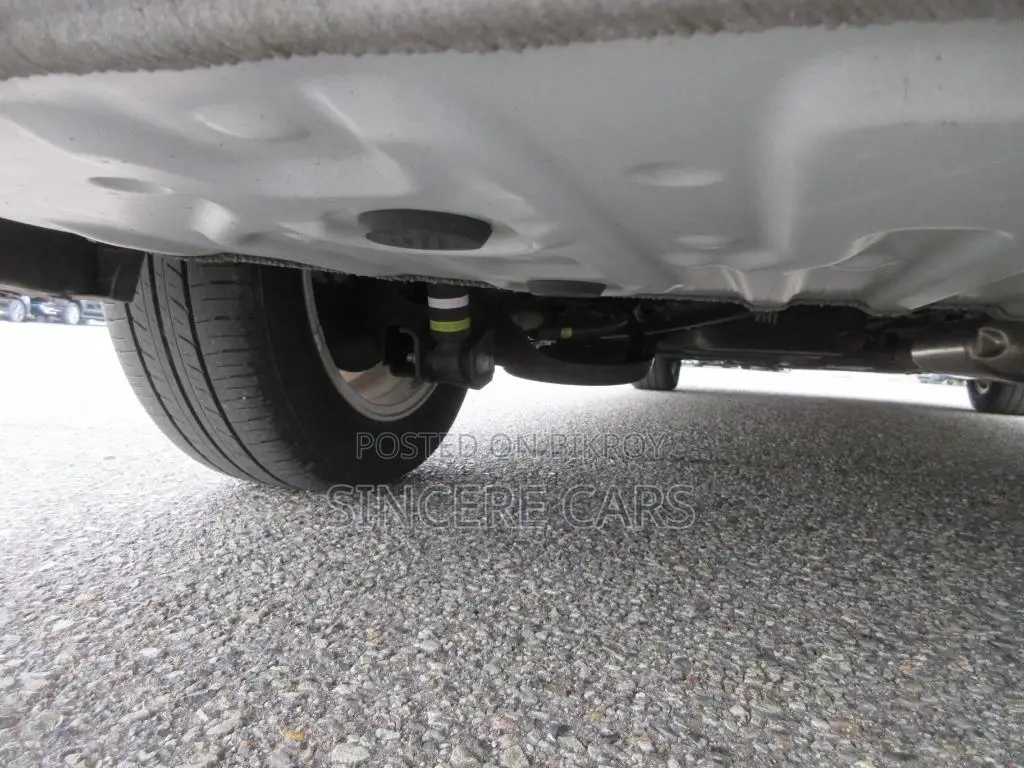 Toyota Noah SG HYB 4.5 GRADE 2022