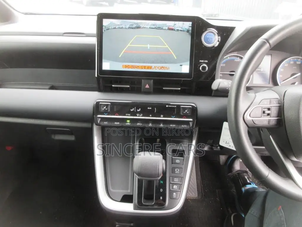 Toyota Noah SG HYB 4.5 GRADE 2022
