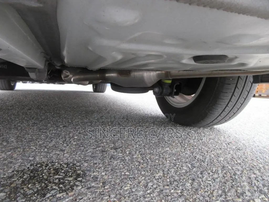 Toyota Noah SG HYB 4.5 GRADE 2022