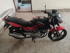 Bajaj Pulsar 150 black red 2016