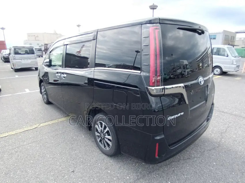 Toyota Esquire 2021