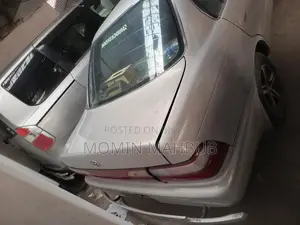 Toyota Corolla . 1999