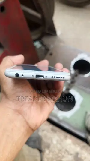 অ্যাপল আইফোন ৬ (ব্যবহৃত)