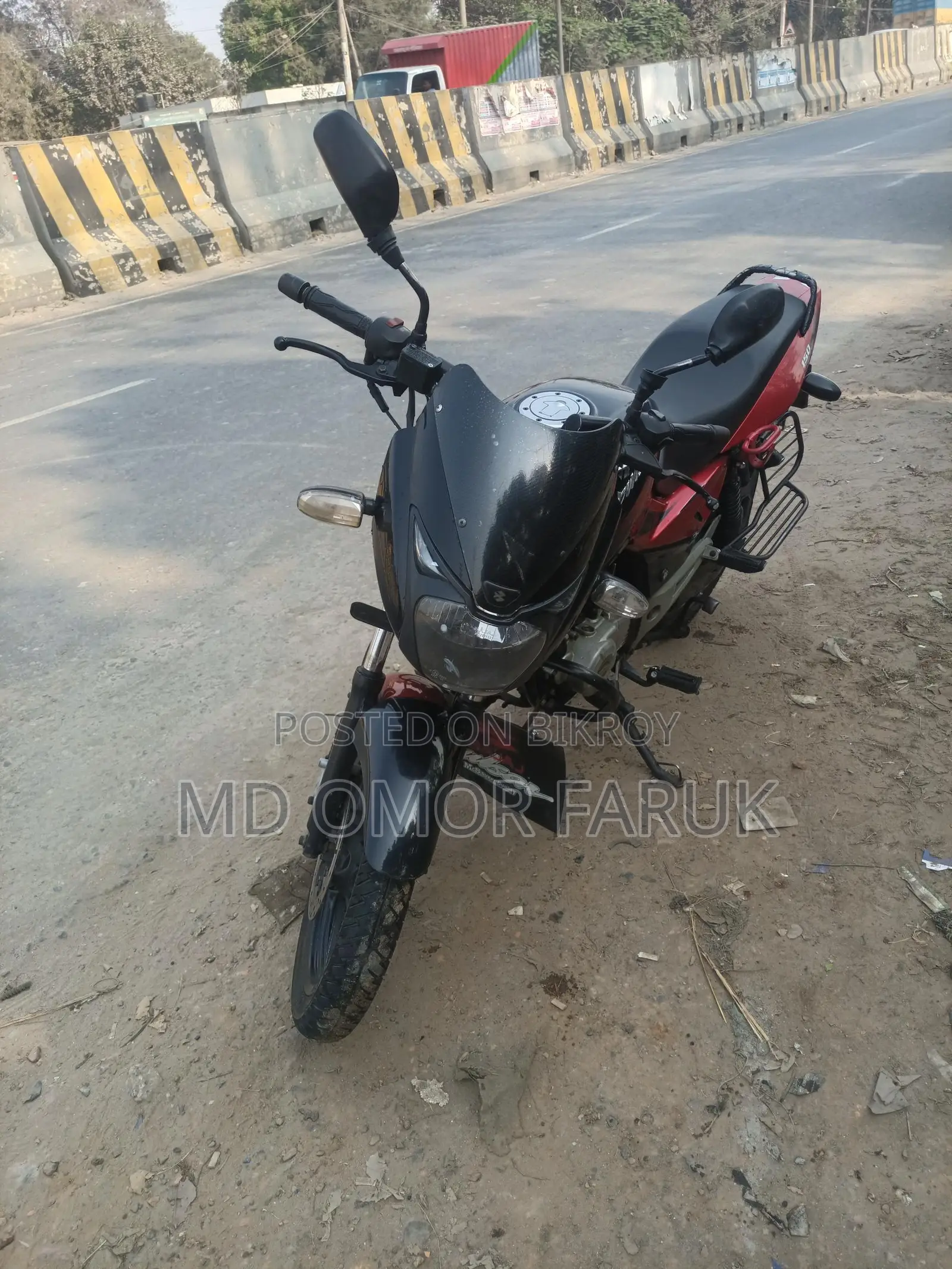 Bajaj Pulsar 150 . 2016