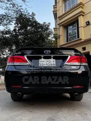 Toyota Crown Royal Saloon G 2015