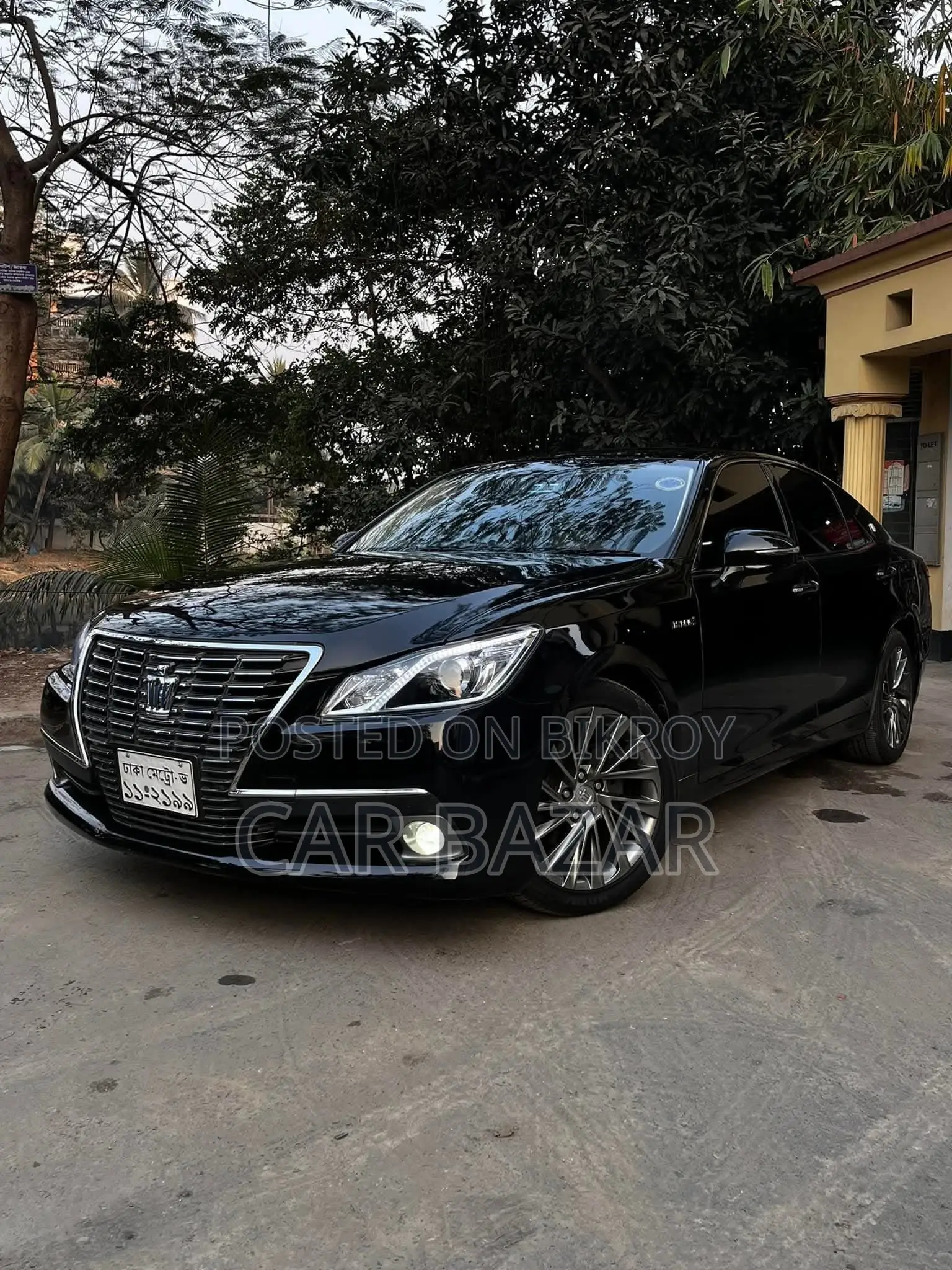 Toyota Crown Royal Saloon G 2015