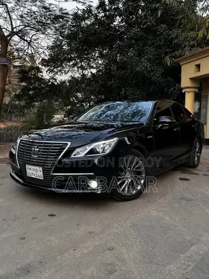 Toyota Crown Royal Saloon G 2015