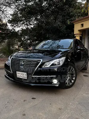 Toyota Crown Royal Saloon G 2015