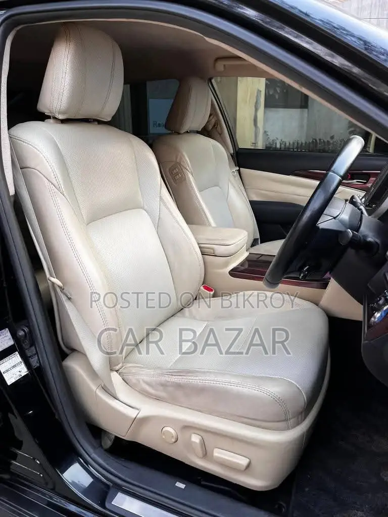 Toyota Crown Royal Saloon G 2015