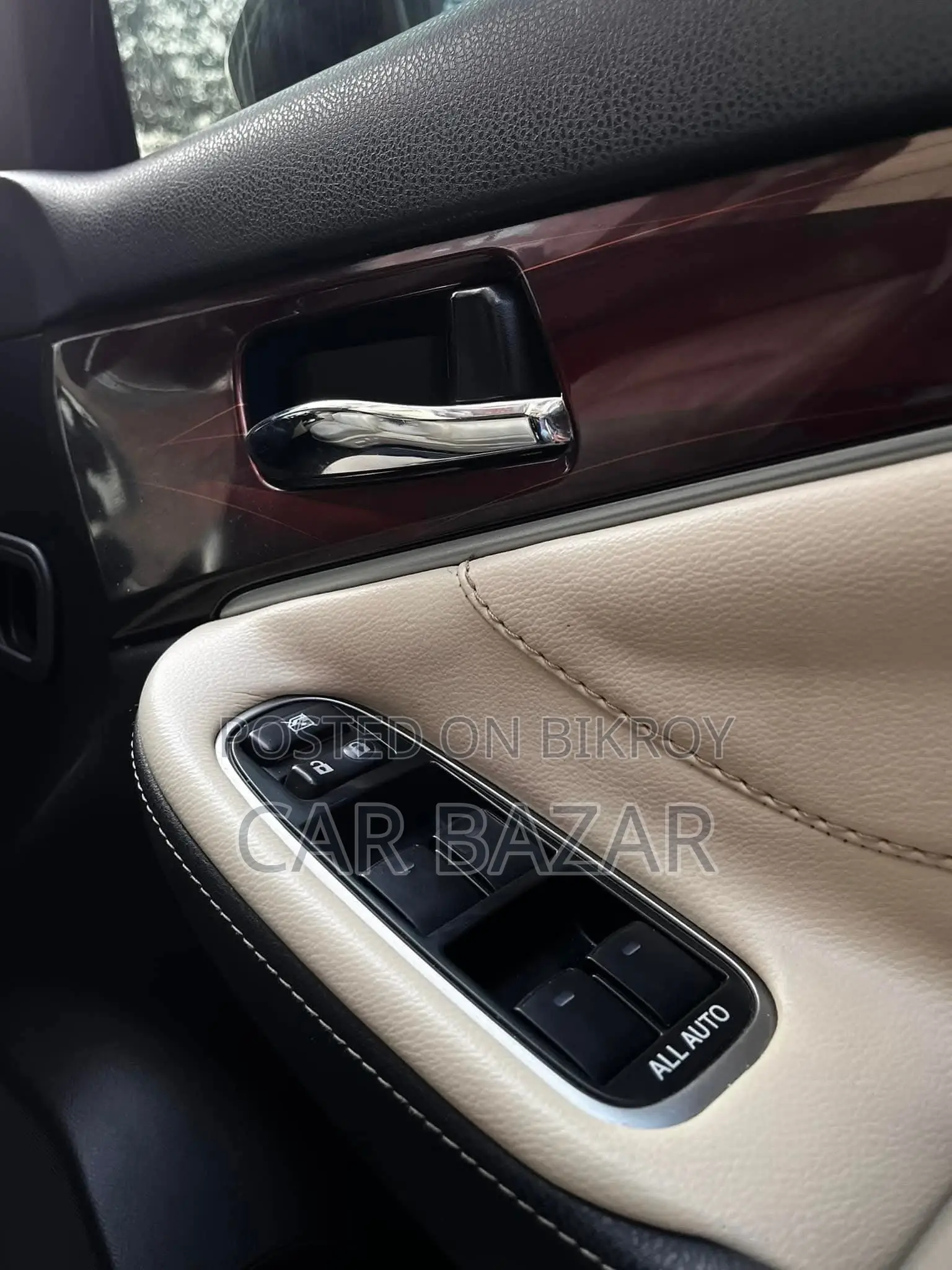 Toyota Crown Royal Saloon G 2015