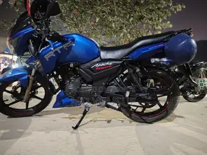 TVS APACHE RTR 150 . 2017