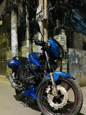 TVS APACHE RTR 150 . 2017