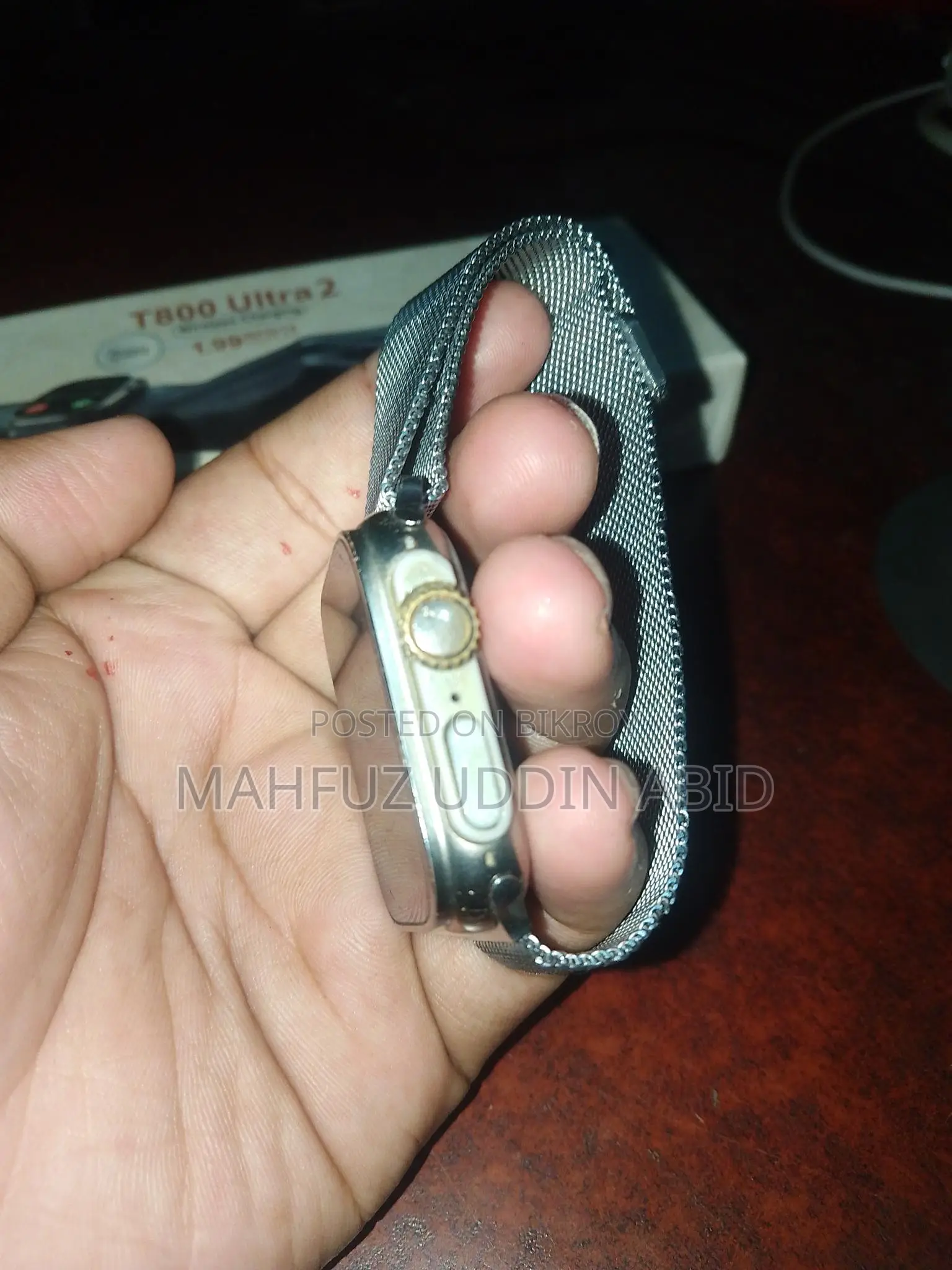 ব্যবহার করা T800 Ultra Smart Watch সাথে মেগনেটিক বেল্ট বক্স চার্জার আছে