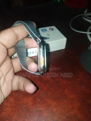ব্যবহার করা T800 Ultra Smart Watch সাথে মেগনেটিক বেল্ট বক্স চার্জার আছে