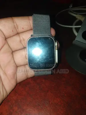 ব্যবহার করা T800 Ultra Smart Watch সাথে মেগনেটিক বেল্ট বক্স চার্জার আছে
