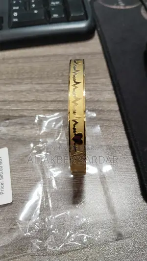 ছেলেদের ব্রেসলেট গোল্ডেন কালার