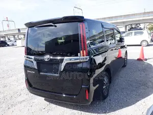 Toyota Esquire Non Hybrid Gi Black 2020