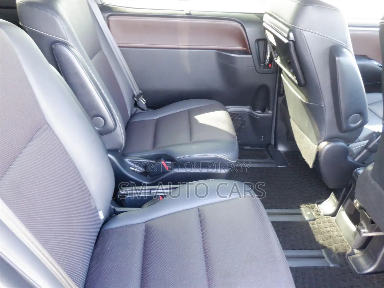 Toyota Esquire Non Hybrid Gi Black 2020
