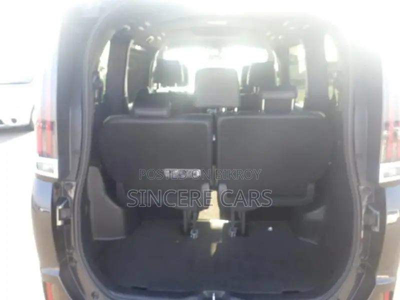 Toyota Esquire GI NON HYB WITH KIT 2021