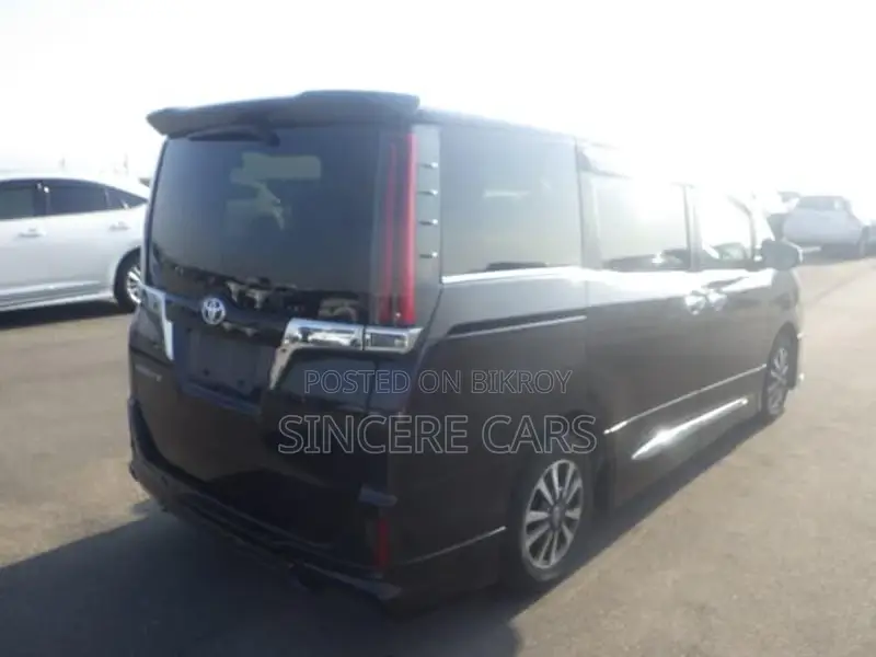Toyota Esquire GI NON HYB WITH KIT 2021