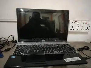 Acer Laptop Core i5 2nd Gen RAM 4GB SSD 120GB Running