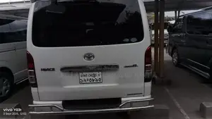 হাইস মাইক্রো ভাড়ার জন্য (১১ সিট)