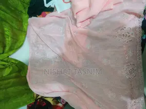 নারীদের জন্য আনস্টিচড থ্রি পিস