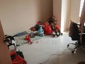 READY FLAT SALE 7TH FLOOR @ 1050 SFT 6 MONTH USED.