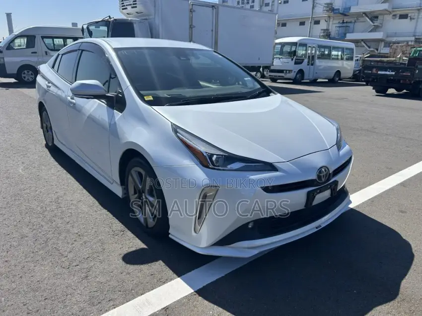 Toyota Prius A Touring Selection 2021