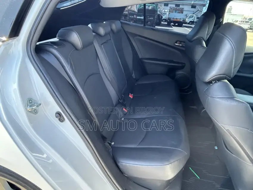 Toyota Prius A Touring Selection 2021