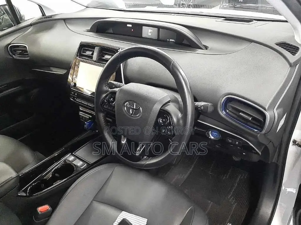 Toyota Prius A Touring Selection 2021