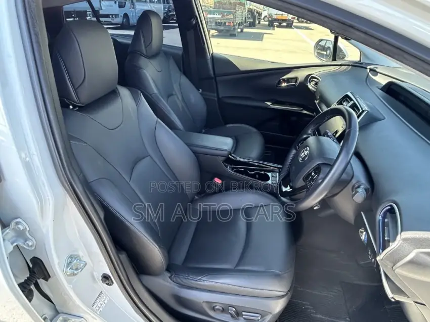Toyota Prius A Touring Selection 2021