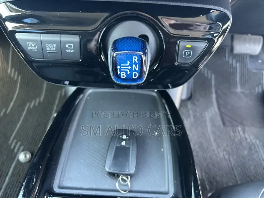 Toyota Prius A Touring Selection 2021